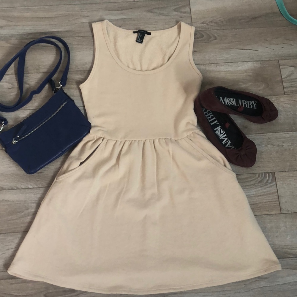 Sold! Forever 21 dress with pockets - Picture 1 of 5